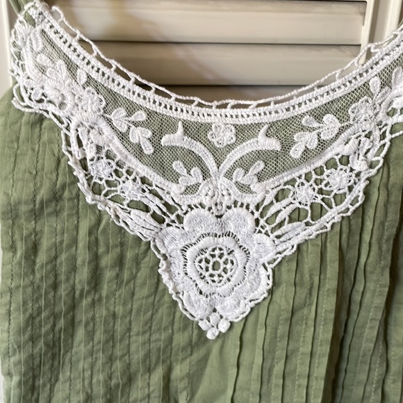 NWOT Peplum Tank Top - Picture 2 of 5